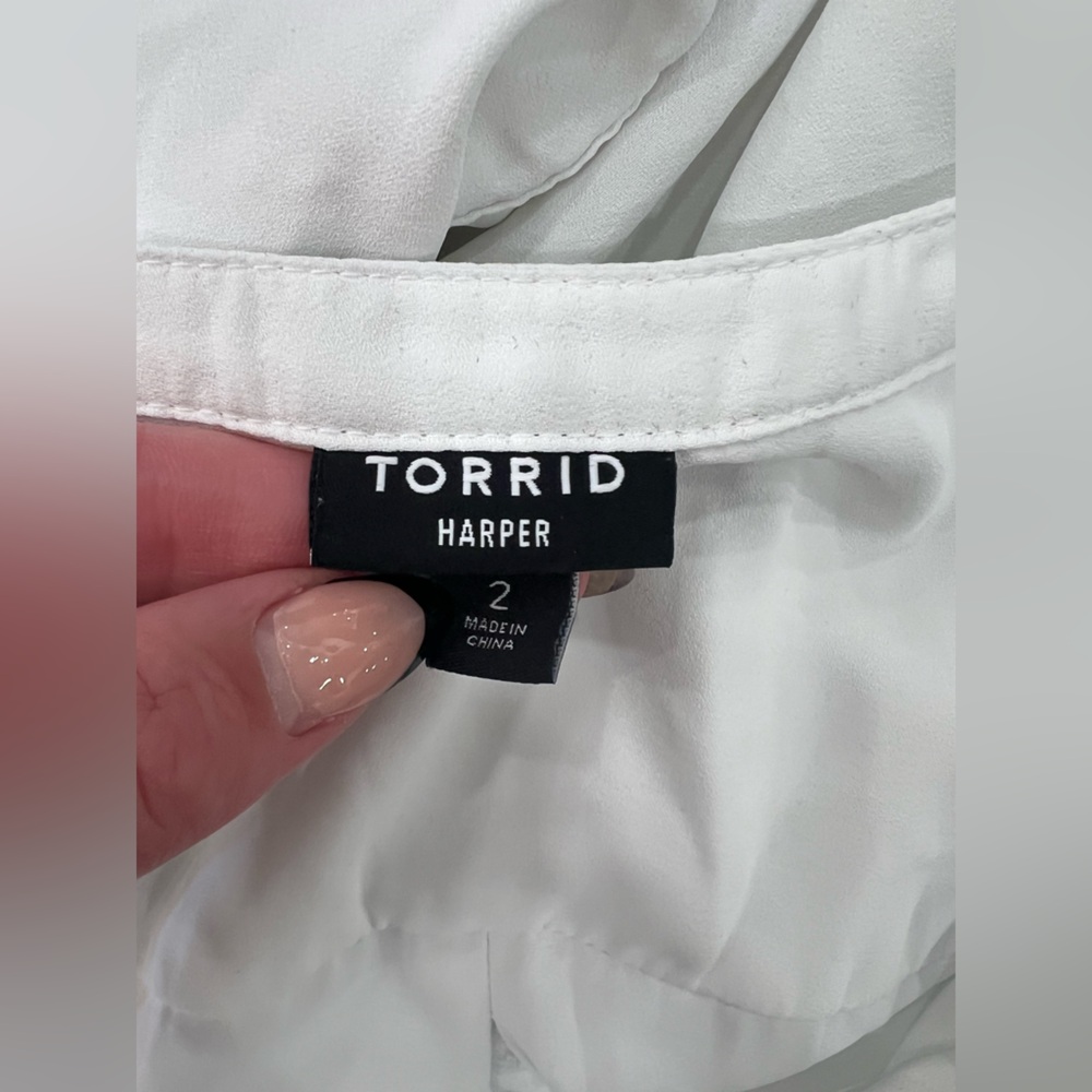torrid Harper Georgette White V-Neck 3/4 Sleeve Blouse with Pockets 2X 18-20 - Picture 3 of 5